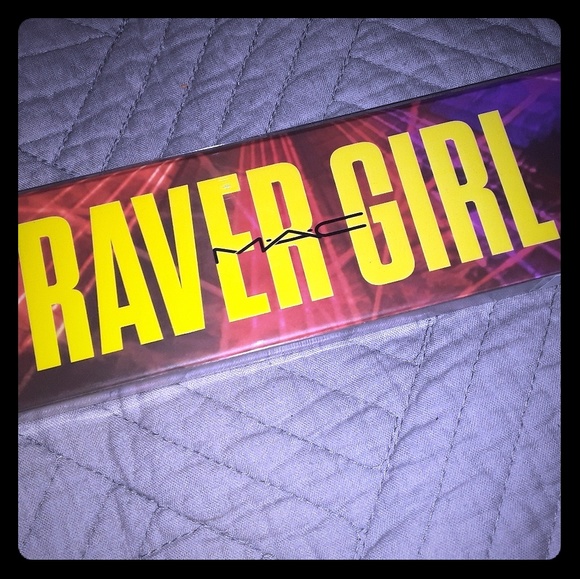 Mac raven girl eyeshadow palette (NEW) - Picture 1 of 4
